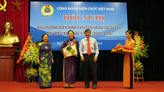 สดุดีตัวอย่างดีเด่นของสมาชิกสหภาพแรงงานเวียดนาม